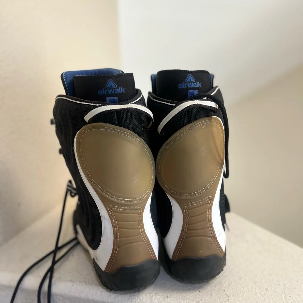 AIRWALK SNOWBOARD BOOTS, Black, Unisex Men size 11 Women size 12